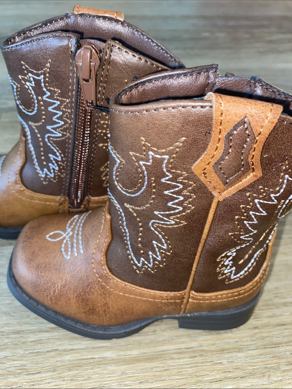 wonder nation Brown Kids Western Booties with White Stitching - Picture 4 of 5